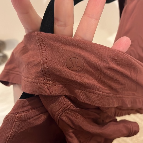 ❤️2 for $20 ❤️Flowy lululemon short sleeved top - Picture 4 of 4